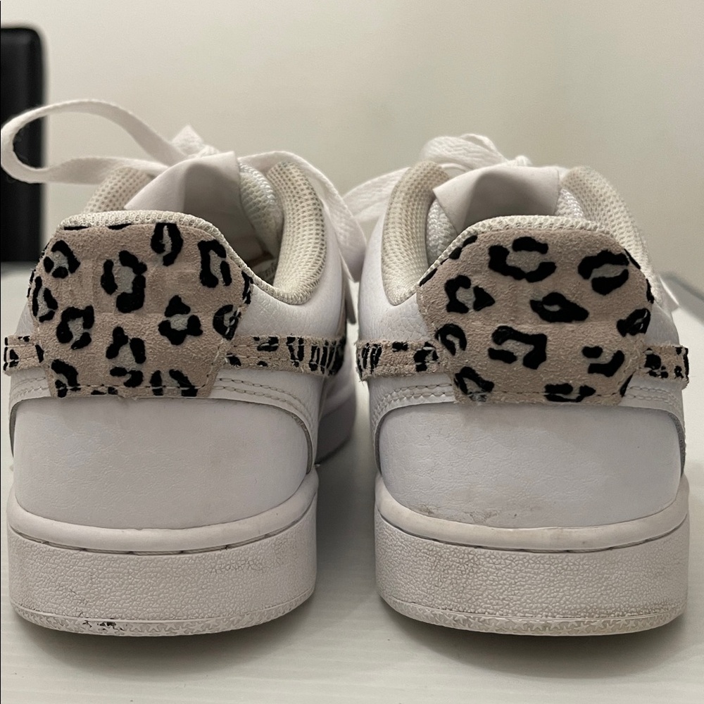 NIKE COURT VISION LOW LEOPARD SWOOSH LEATHER SNEAKERS WOMENS SIZE 8 - Picture 3 of 13